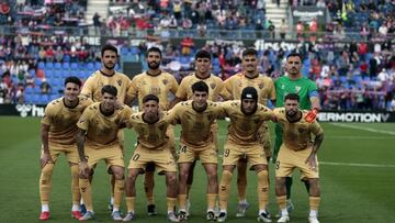 Once del Málaga en Elda.