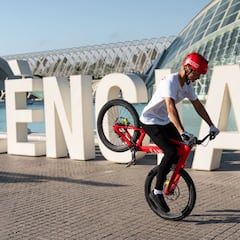 "Viva València", el nuevo viral de Gabriel Wibmer en MTB