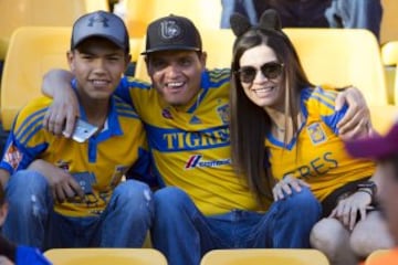 Este fue el ambiente dentro y fuera del campo en el clásico de la 'Sultana del Norte' celebrado este sábado en el Estadio Universitario.