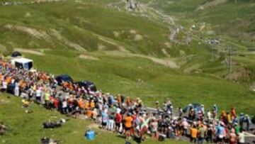 <b>PARAÍSO VASCO. </b>Miles de aficionados 'naranjas', del Euskaltel, invadirán hoy la subida al Col del Tourmalet.