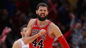 Nikola Mirotic celebra una canasta en el triunfo ante los Sixers.