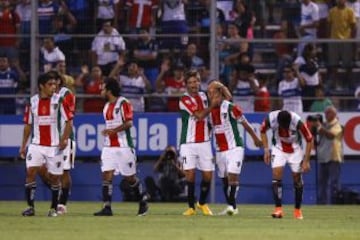 Palestino celebra el primer gol ante Universidad Católica.