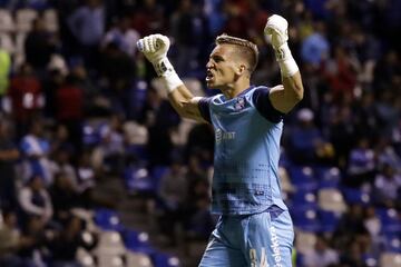 Una sorpresa este fin de semana fue el triunfo de Puebla ante Rayados por cómo se dieron las cosas. Muchos esperaban que los regiomontanos se llevaran cómodamente los tres puntos, pero el cuadro de La Franja revivió en la segunda mitad y se llevó la victoria en el último instante. Si bien Rayados sigue siendo el sublíder de la competencia, siguen teniendo problemas para manejar algunos partidos y esta vez les costó una dolorosa derrota. El equipo de Diego Alonso necesita aprovechar mejor sus momentos de superioridad en el partido para evitar más resultados como este.