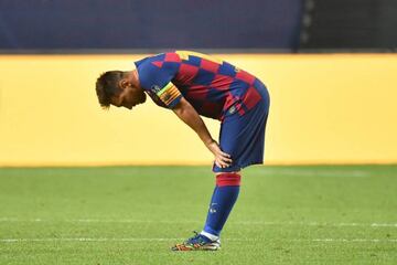 A dejected Lionel Messi looks at the ground during Barcelona's 8-2 defeat to Bayern Munich. Frank Hoermann / SVEN SIMON/via (GTRES)