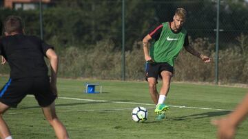 Abeledo, en un entrenamiento con el N&aacute;stic.