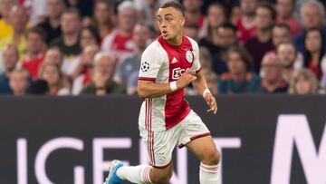 A pesar de ya haber debutado oficialmente con el Ajax, el cuadro holand&eacute;s hizo oficial el ascenso del lateral de la Selecci&oacute;n Estadounidense a su primer equipo.