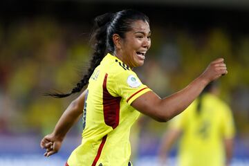 La Selección Colombia Femenina goleó 3-0 a Bolivia por la segunda fecha de la fase de grupos de la Copa América. Leicy Santos, Ericka Morales en contra y Daniela Arias marcaron para la Tricolor.