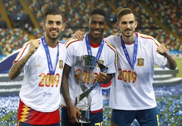 Los canteranos del Betis. Dani Ceballos, Junior Firpo y Fabi芍n Ruiz.