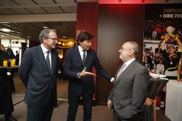 Manuel Polanco (Presidente de PRISA), José Ramón Lete (Presidente del Consejo Superior de Deportes) y Alfredo Relaño (Director del Diario As).

