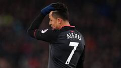 Elneny enciende las redes con burla a Alexis por no ir al Mundial