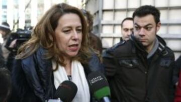 Ana Muñoz, a la entrada del Juzgado de lo Penal donde se lleva a cabo el juicio por la Operación Puerto.