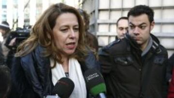 Ana Mu&ntilde;oz, a la entrada del Juzgado de lo Penal donde se lleva a cabo el juicio por la Operaci&oacute;n Puerto.