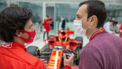 Carlos Sainz y Riccardo Adami. Ferrari, F1 2020. 