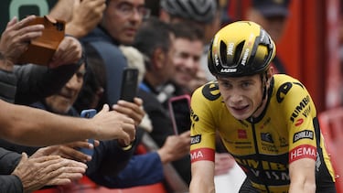 Jonas Vingegaard llega a la meta de Bejes.