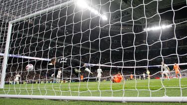 5-1. Centro desde la derecha de Hugo González y Hugo Duro, segun le llega el balón, empala con la derecha a media altura para batir a Andriy Lunin por el palo izquierdo de su portería.