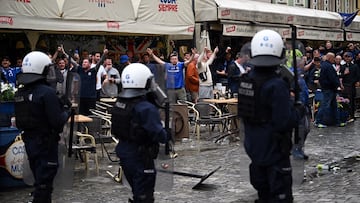 Intervención policial antes del partido entre Betis y Chelsea.