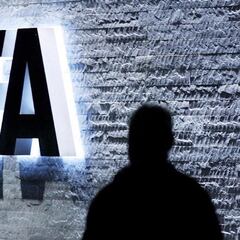 FIFA apuesta por la formación de los Agentes en plena batalla con el sector.