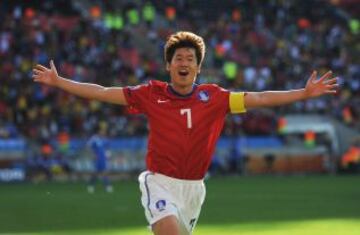 Park Ji-Sung cumple 34 a&ntilde;os. El atacante de Corea del Sur ha jugado tres Copas del Mundo.