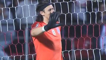 Grosero error del arquero de Corinthians
