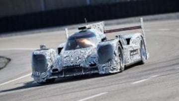 El  Porsche que conducir&aacute; Webber en 2014, en marcha