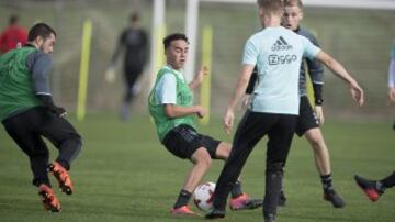 Sánchez y Casierra regresan a entrenamientos con Ajax