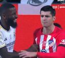 El pellizco viral de Rüdiger a Morata