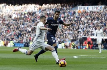 Lucas Vázquez ante Juankar.