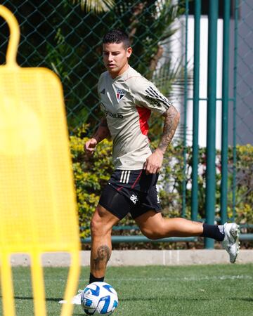 James Rodríguez, volante colombiano, en su primer entrenamiento con Sao Paulo.