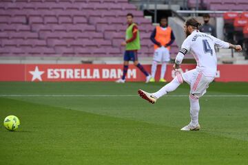 ¡¡RAMOS ANOTA EL SEGUNDO!! ¡Neto adivinó el lado del lanzamiento desde los once metros del capitán blanco, pero no llegó a desviarlo!