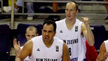 <b>EL GRAN CAPITÁN. </b>Cameron (11), con 36 años y 130 kilos, fue clave.