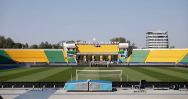 Puesta a punto del Estadio Central del FC Kairat Almaty.
