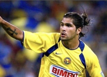 Con América de México, el ex goleador chileno disputó la instancia de semifinales del certamen en 2002.