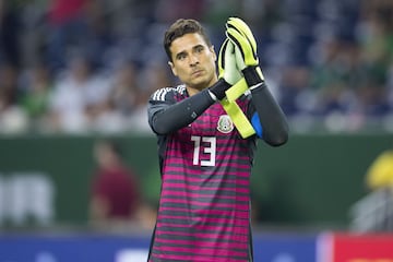 El portero ha tenido actividad constante en el Standard de Lieja y fue convocado por el Tricolor para la pasada Fecha FIFA, sin embargo, esta vez no fue considerado y la oportunidad se le dio a Gibrán Lajud, Hugo González y Raúl Gudiño.