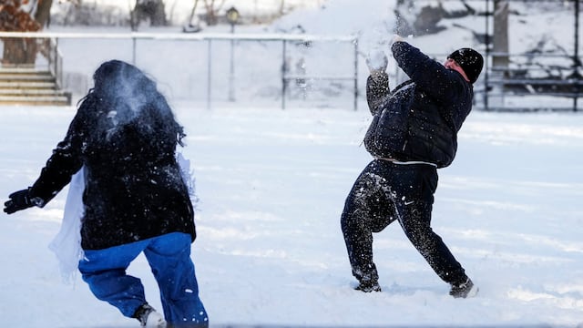 The national forecast offers clues about where Dec. 25 could be covered in white and where the Christmas dream may remain only an illusion.