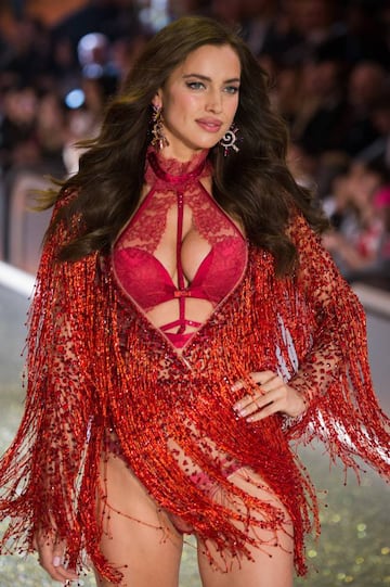 Irina Shayk en el desfile de Victoria's Secret.