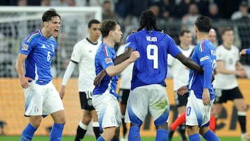 Dortmund (Germany), 23/03/2025.- Moise Kean of Italy (3-L) celebrates with teammates after scoring the 3-2 goal during the UEFA Nations League quarterfinal, 2nd leg match between Germany and Italy in Dortmund, Germany, 23 March 2025. (Alemania, Italia) EFE/EPA/FRIEDEMANN VOGEL