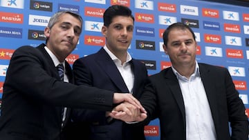 Javi López, en el acto de su renovación como jugador del Espanyol.
