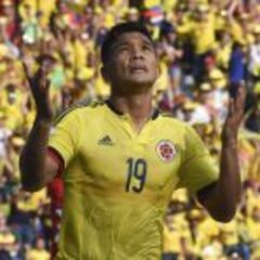 Gutiérrez y Cardona resuelven los líos de Colombia ante Perú