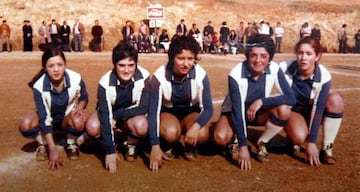 Cinco de las jugadoras, entre ellas 'Titi' Camúñez, del Espanyol 1970-71.