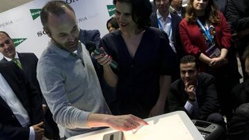 Iniesta, en un acto en El Corte Inglés.