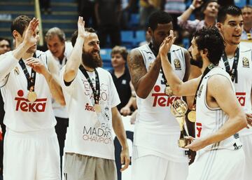 El Madrid conquistó su quinto título mundial tras vencer al Bauru brasileño a doble partido, ambos disputados en Sao Paulo. Llull promedió 19 puntos y volvió a cancha con un esguince para senteciar con dos triples. 