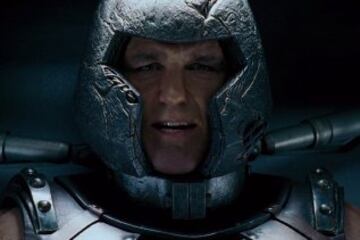 Vinnie Jones es considerado el jugador más sucio de la Premier League y eso es mucho decir en Inglaterra. Tras su retiro se dedicó al cine y ha filmado más de 60 películas y series. Las más taquilleras, X Men: La Batalla Final, y 60 Segundos. Ver nota aquí 