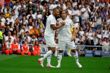 Baptista y Michel Salgado durante el partido benfico de leyendas XII Corazn Classic Match Real Madrid-Borussia Dortmund.