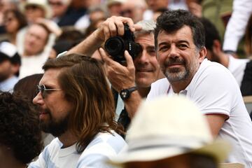 El productor de música francés Pedro Winter y el presentador de radio y televisión francés Stephane Plaza 