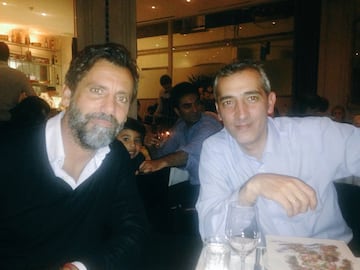 Quique Sánchez Flores y Ramon Robert, en su cena de la londinense verbena de San Juan de 2016.