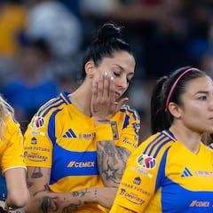 Jenni no levanta cabeza