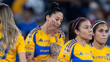 Jenni no levanta cabeza