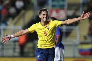 El delantero ecuatoriano aprovechó un error de Mier para darle otra victoria a su equipo camino a Polonia 2019.