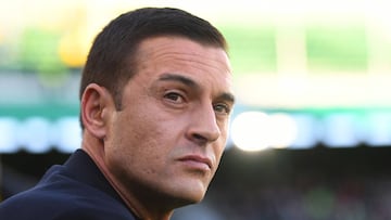 ELCHE, SPAIN - DECEMBER 05: Francisco Rodriguez, Head Coach of Elche looks on prior to the La Liga Santander match between Elche CF and Cadiz CF at Estadio Manuel Martinez Valero on December 05, 2021 in Elche, Spain. (Photo by Aitor Alcalde/Getty Images)