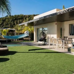 Lirola y Balerdi, sancionados por la fiesta ilegal en Badalona